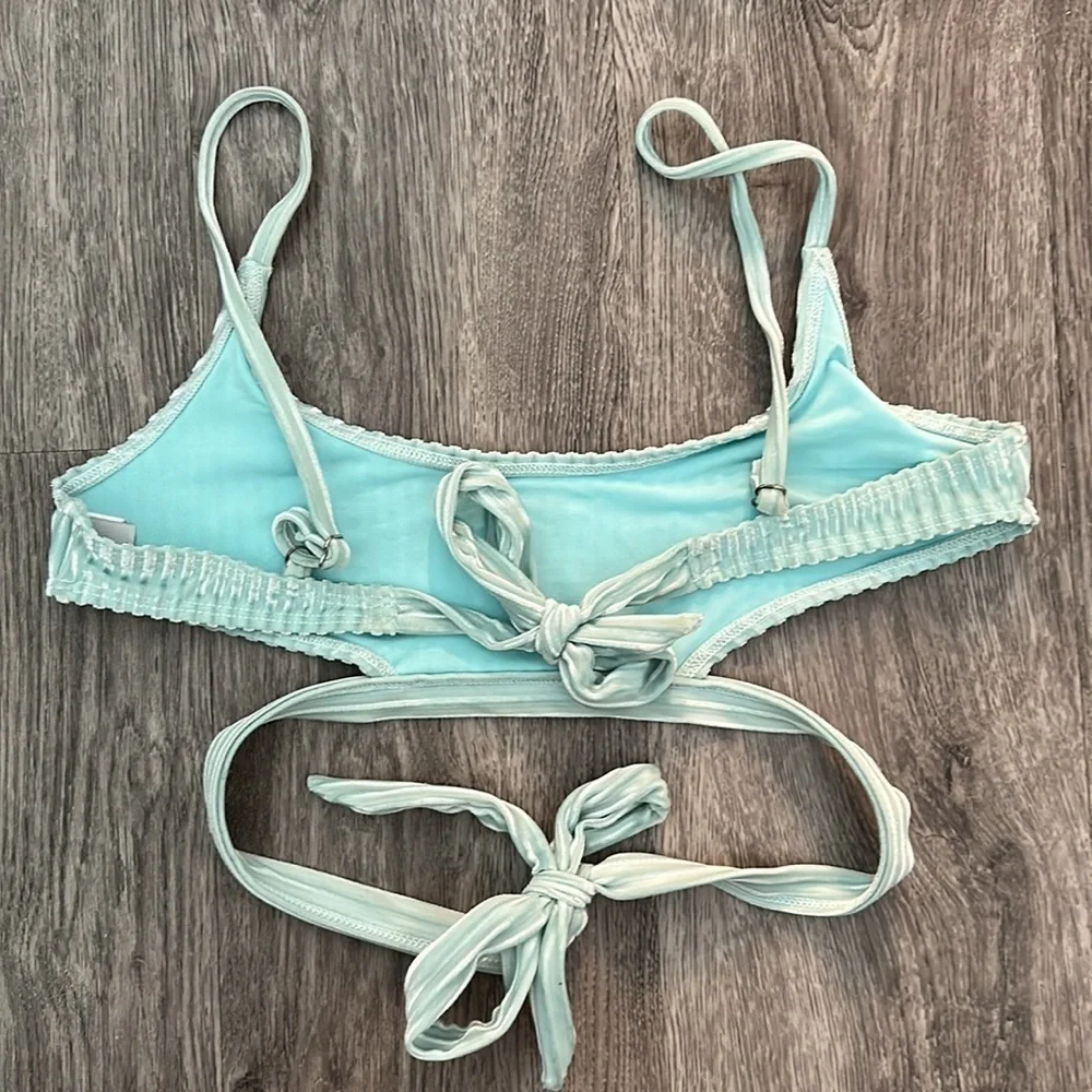 NWOT Dippin Daisy’s Swimwear Dippin Daisy Blue Prizm Top - Picture 4 of 9